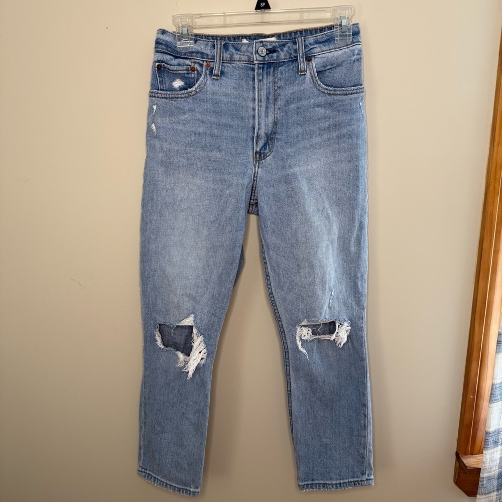 ABERCROMBIE Mom High Rise Curve Love Jeans Distressed Light Wash 2 SHORT